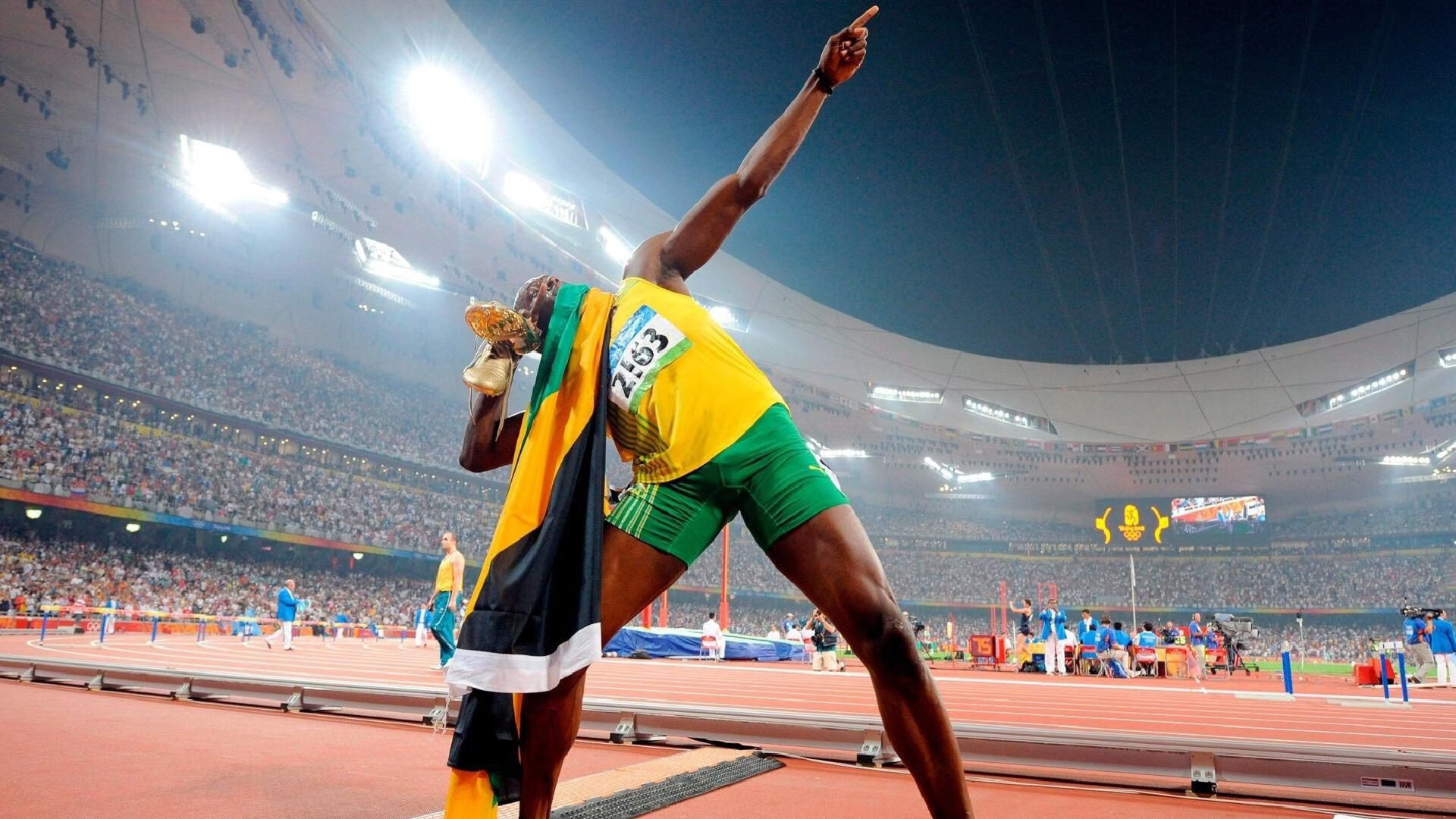 德甲“榜首厮杀”_拜仁连续追赶多特